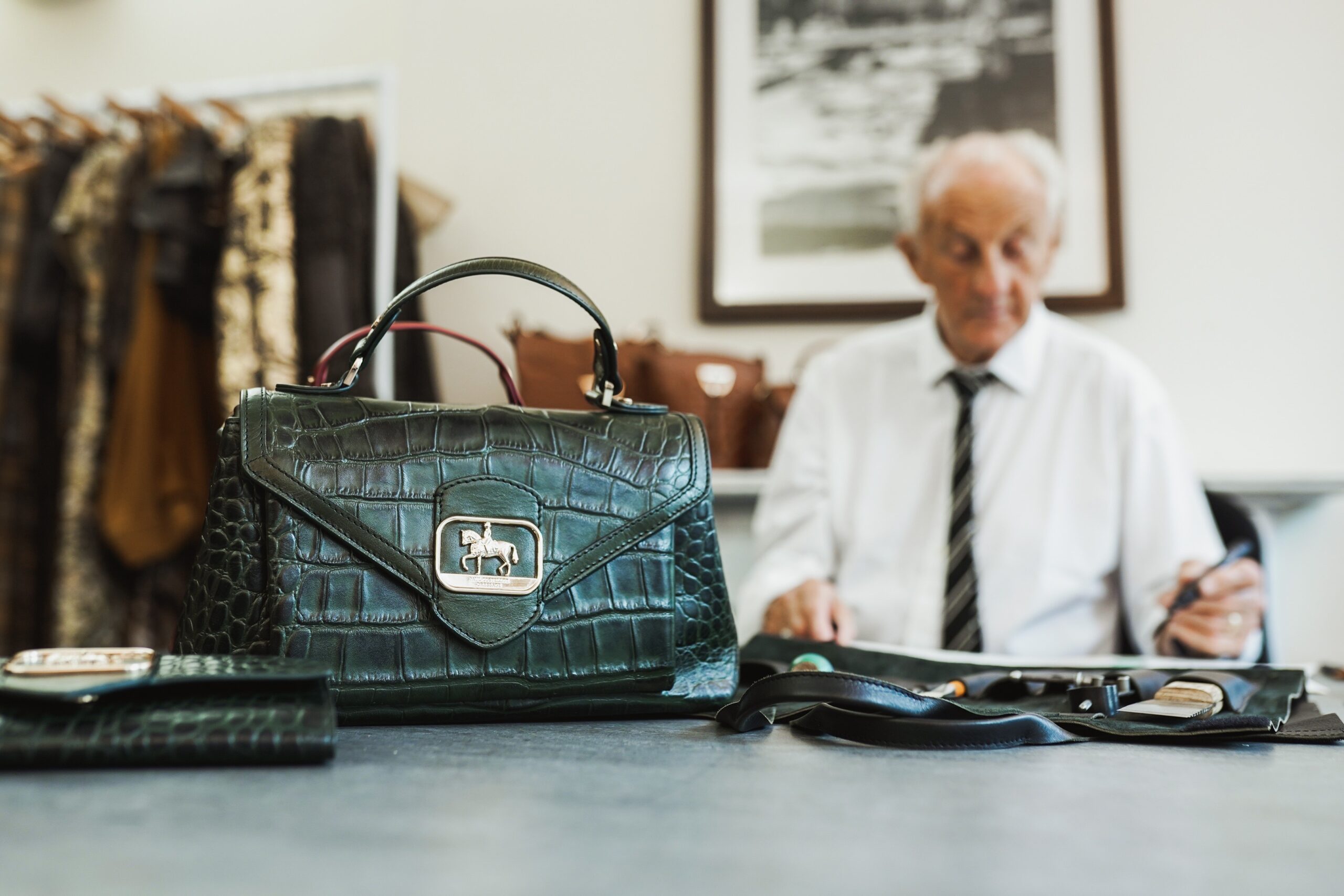 Paul costelloe. Сумки Паул Костелло. Paul Costelloe одежда.